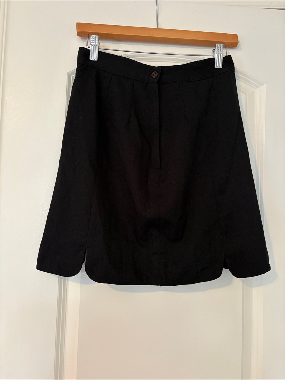Black Vintage mini skirt with cute hem detail